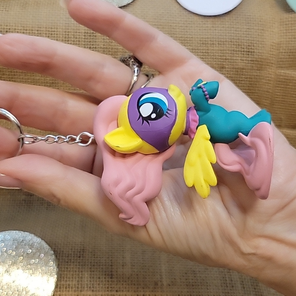 FUNKO FLUTTERSHY MY LITTLE PONY KEYCHAIN - Picture 3 of 7
